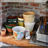 L03. Pots and planters.
